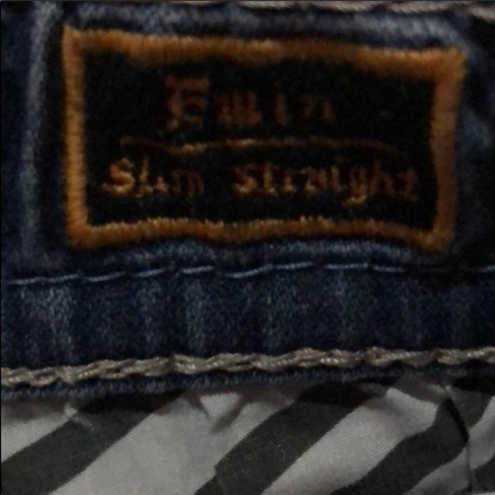 Rock Revival (Ewin) jeans.